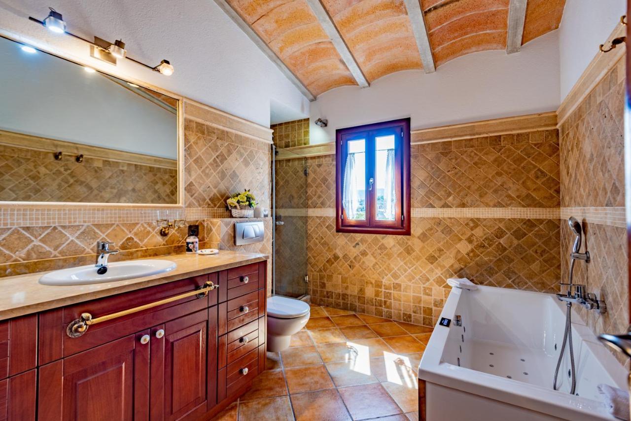 Villa In Center Of Pollensa With Pool And Jacuzzi Ngoại thất bức ảnh
